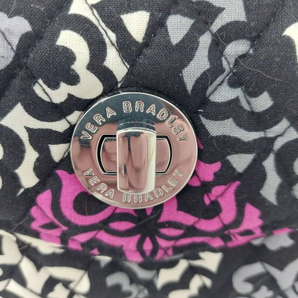 Vera Bradley Canterberry Magenta Turnlock Wallet Wristlet Black Pink Paisley